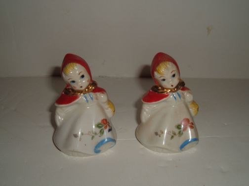 HULL - Little Red Riding Hood Salt and Pepper Shakers (Small)