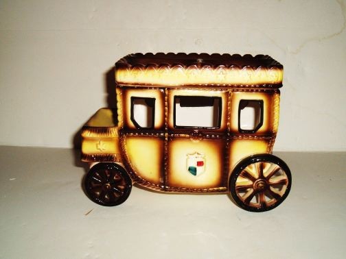 MISC-UNKNOWN - Brown and Tan Carriage/Car Cookie Jar