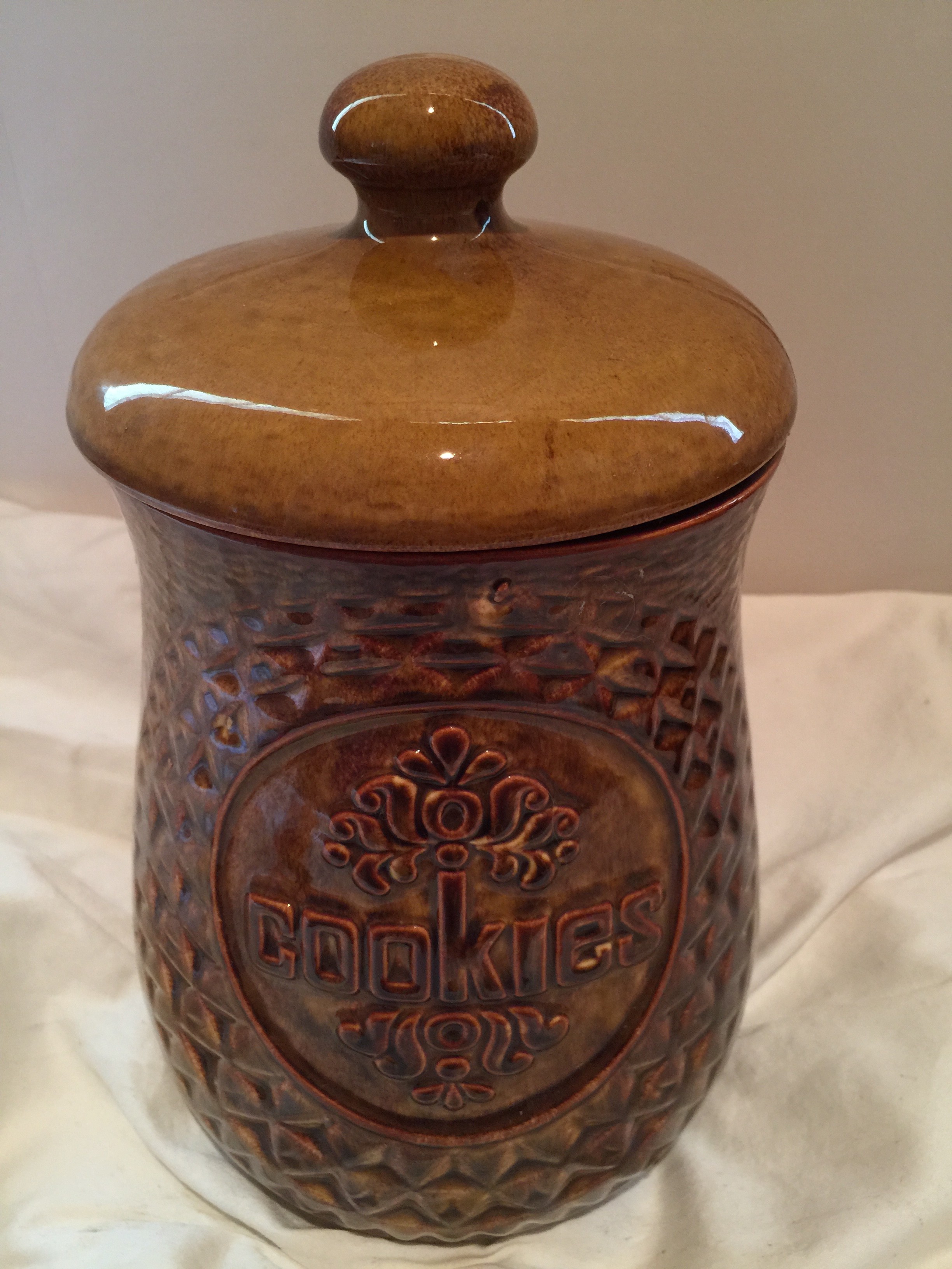 McCOY -  Brown Peanut Cookie Jar