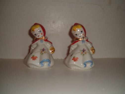 RARE!!!  HULL - Little Red Riding Hood Salt and Pepper Shakers