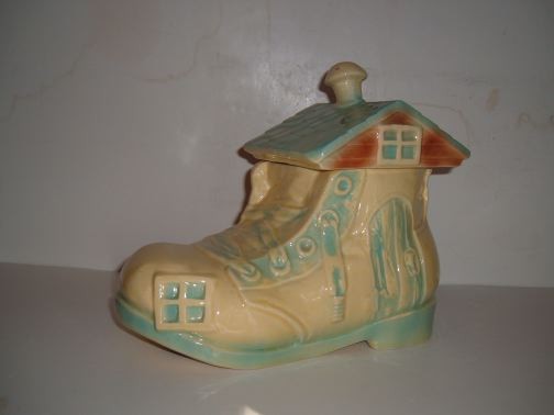 BRUSH - Old Shoe Cookie Jar