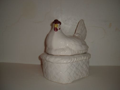 BRUSH - White Hen on Basket Cookie Jar