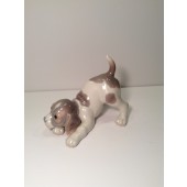 LLADRO BEAGLE PUPPY - 1070