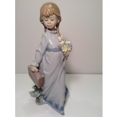 LLADRO SCHOOL DAYS - GIRL BOOKBAG FLOWERS NUMBER 7604